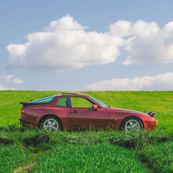 Porsche 944