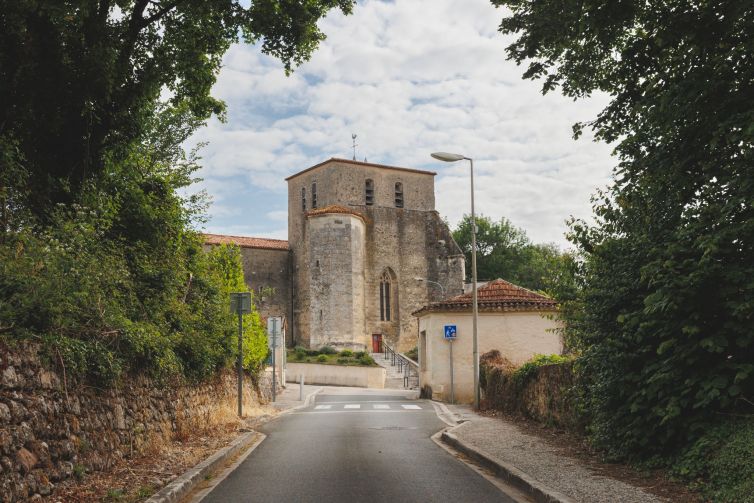 CD17-2025-06 - Montguyon, village de pierres & d'eau - 014
