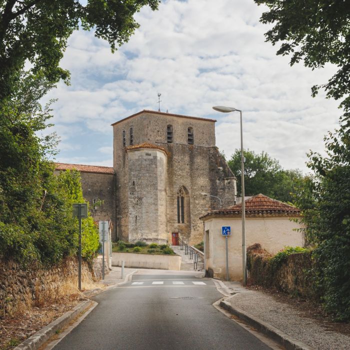 Département de la Charente-Maritime – Montguyon – Village de pierre et d’eau