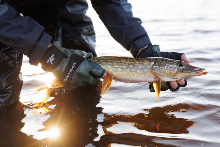 Shooting Isseo Fishing x Finntrail (basic cc) - 5T5A1061 ©hugolafitte